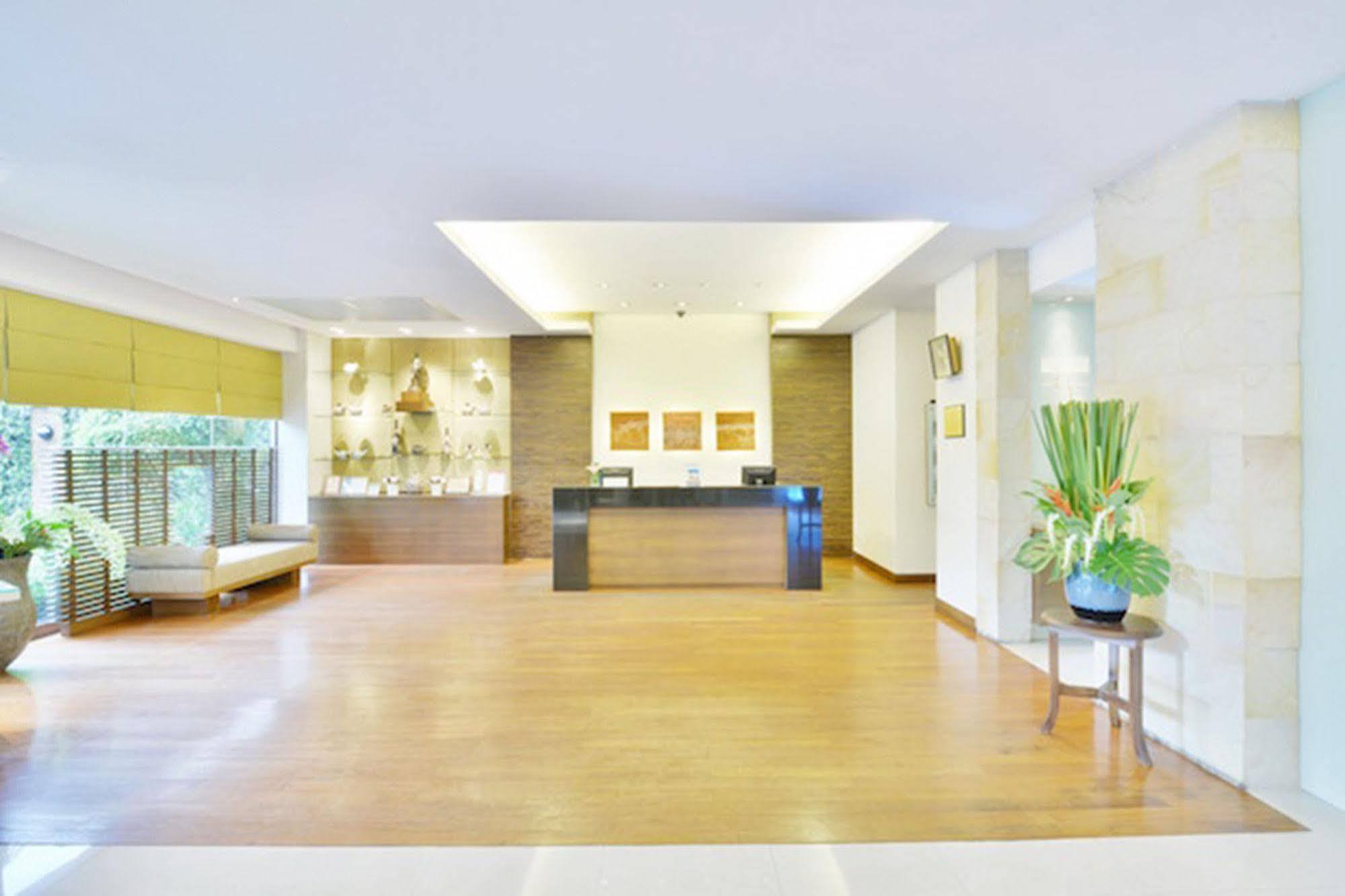 St. James Hotel Bangkok Ngoại thất bức ảnh